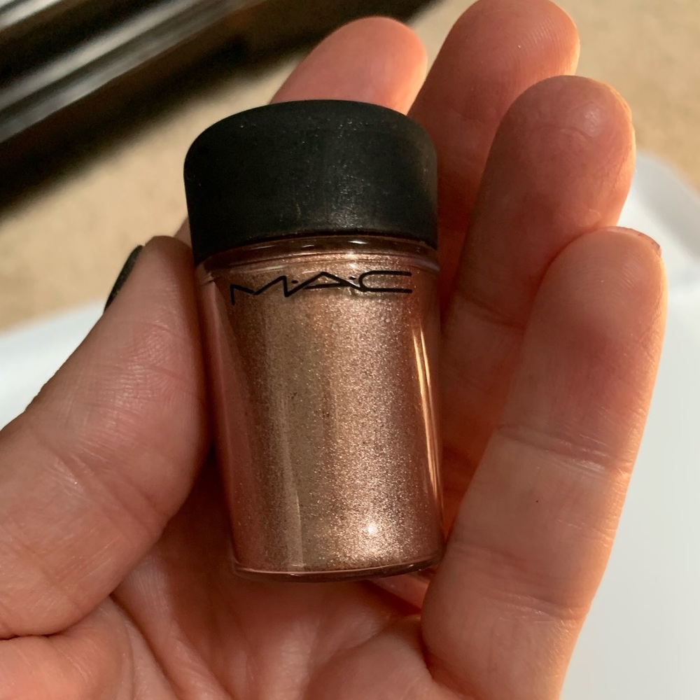 Mac pigment Tan